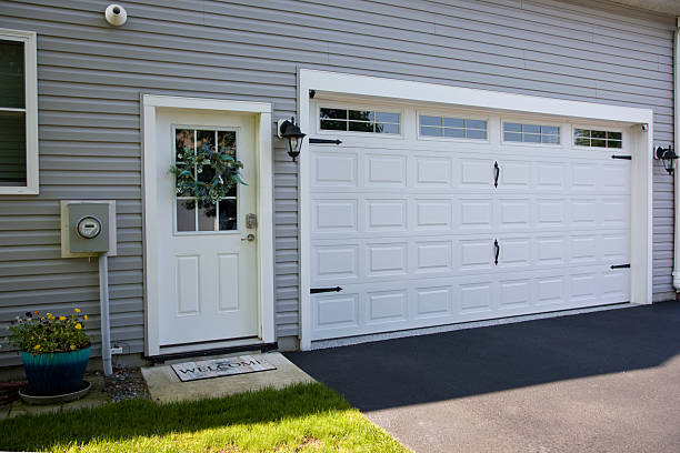 24/7 Emergency Garage Door Panel Replacement experts in Caddo, OK